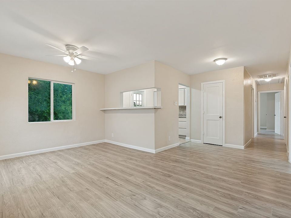 1st image of 1821 Overhill Ln