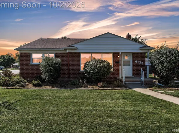 6725 Elizabeth St, Garden City, MI 48135