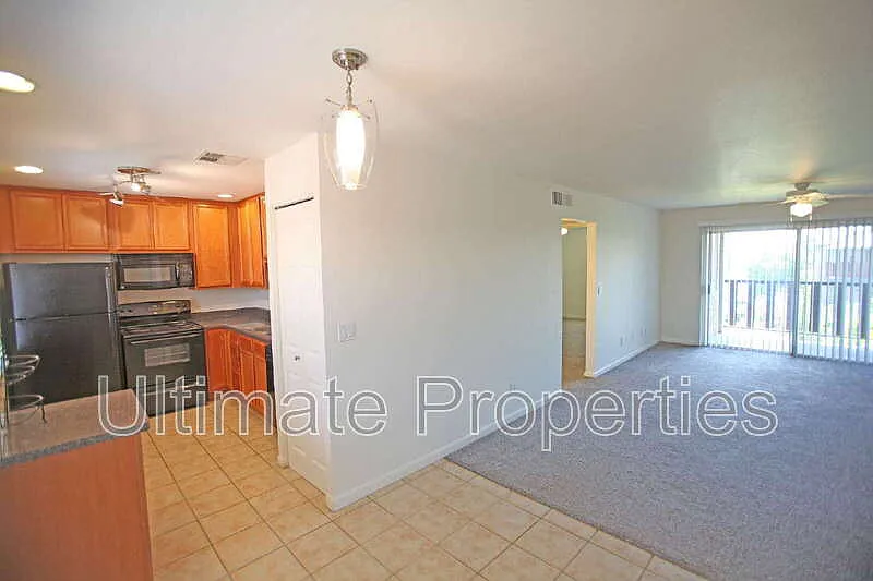 1 bed, 1.0 bath, 790 sqft, $1,395 — Photo 3
