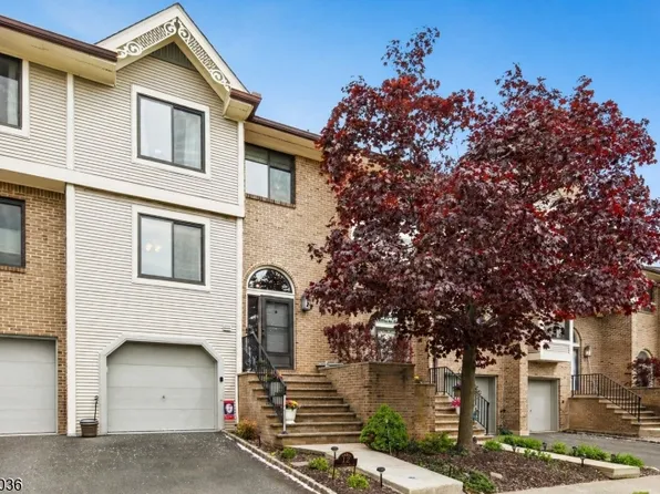 12 Louisburg Sq, Verona Twp., NJ 07044