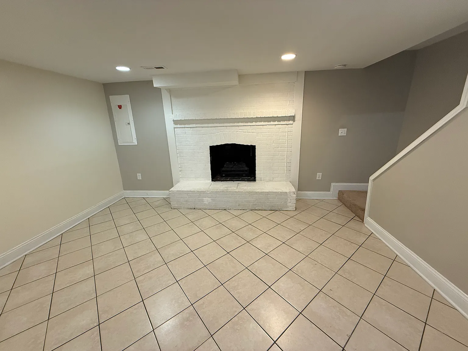 Studio, 550 sqft, $1,300 — Photo 2