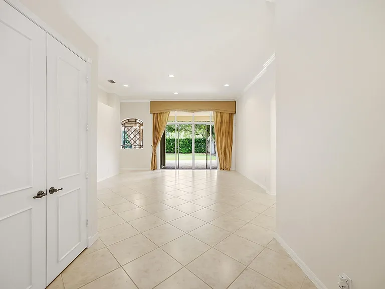 195 Sedona Way — Photo 6