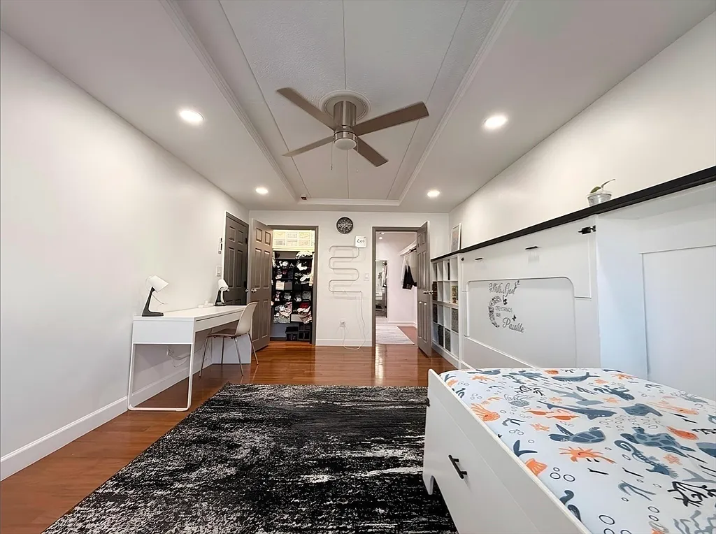 2 bed, 1.0 bath, 923 sqft, $2,650 — Photo 3
