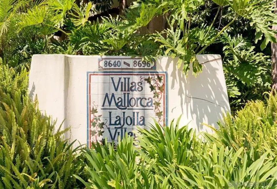 8672 Villa La Jolla Dr #4