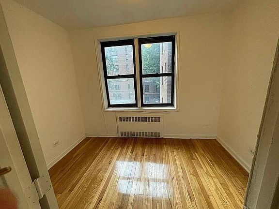 4th image of 27 Crooke Ave APT 3B