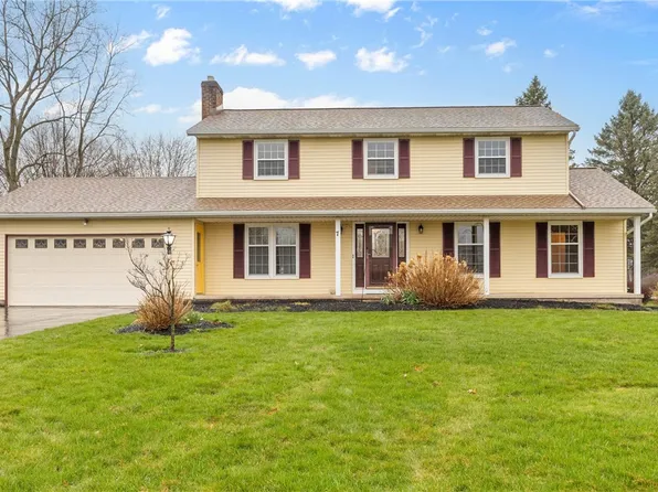 7 Pine Brook Cir, Penfield, NY 14526