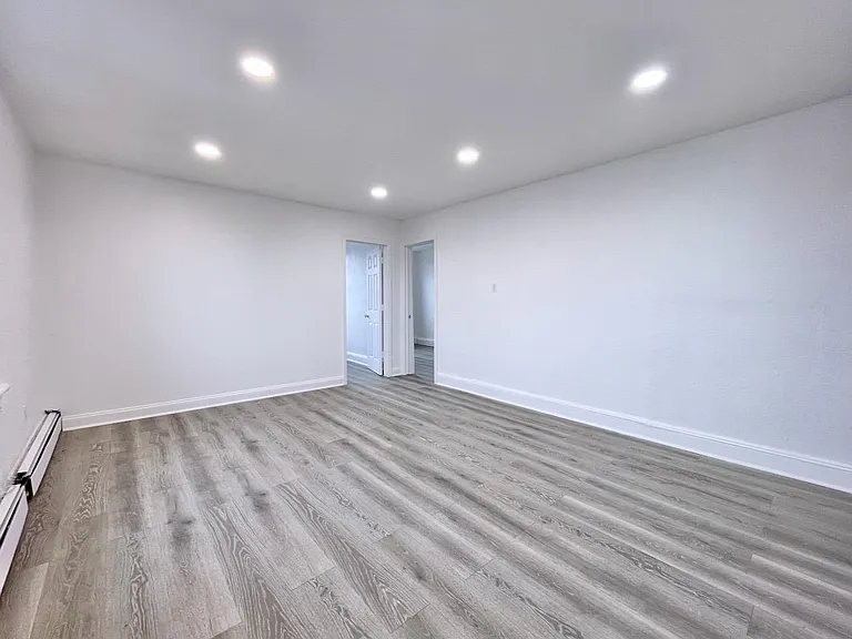 389 Monmouth St #3 — Photo 3