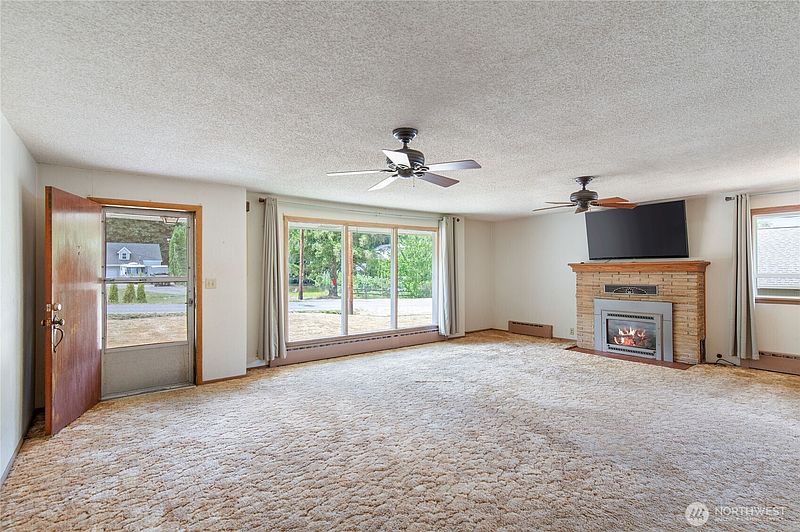 4th image of 1350 Corbet Drive NW