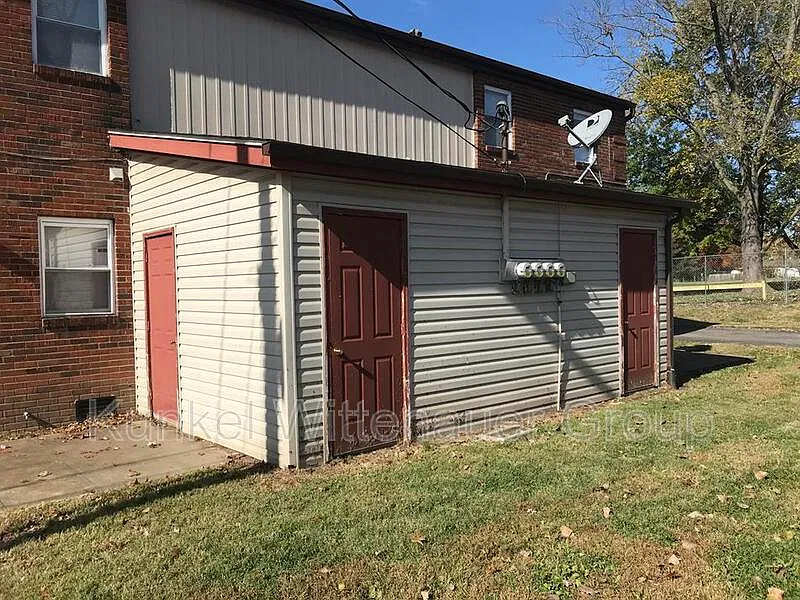 2 bed, 1.0 bath, 900 sqft, $775 — Photo 2