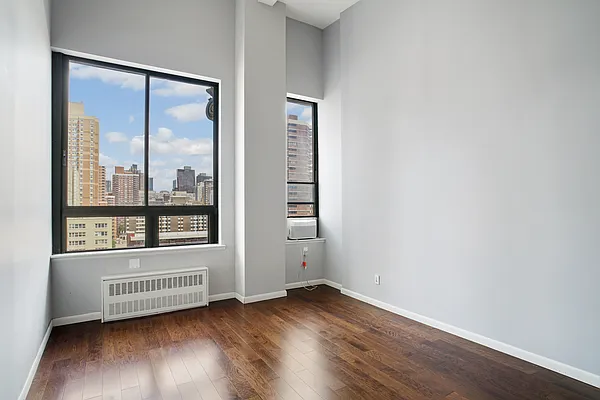 Rented by Julien Aractingi, LREB | media 4