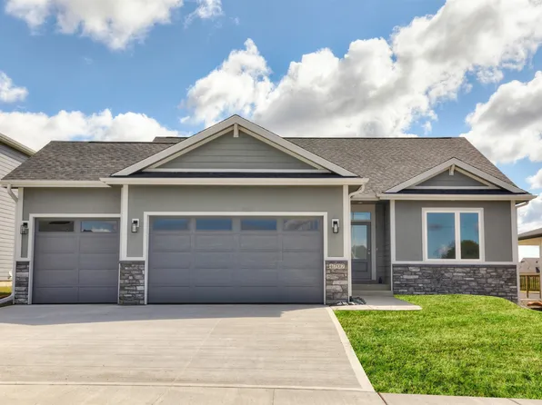 4707 89th St, Urbandale, IA 50322