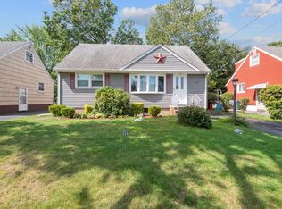 23 Dianne Ct, Clifton, NJ 07013