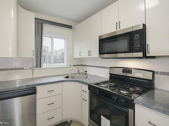 5th image of 1528 Marcy Pl #A