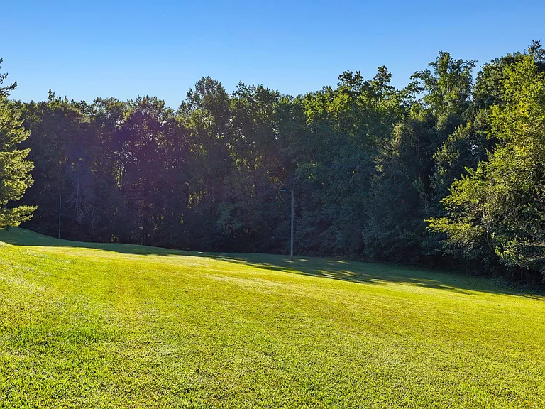 Country Creek Apartments — Photo 31