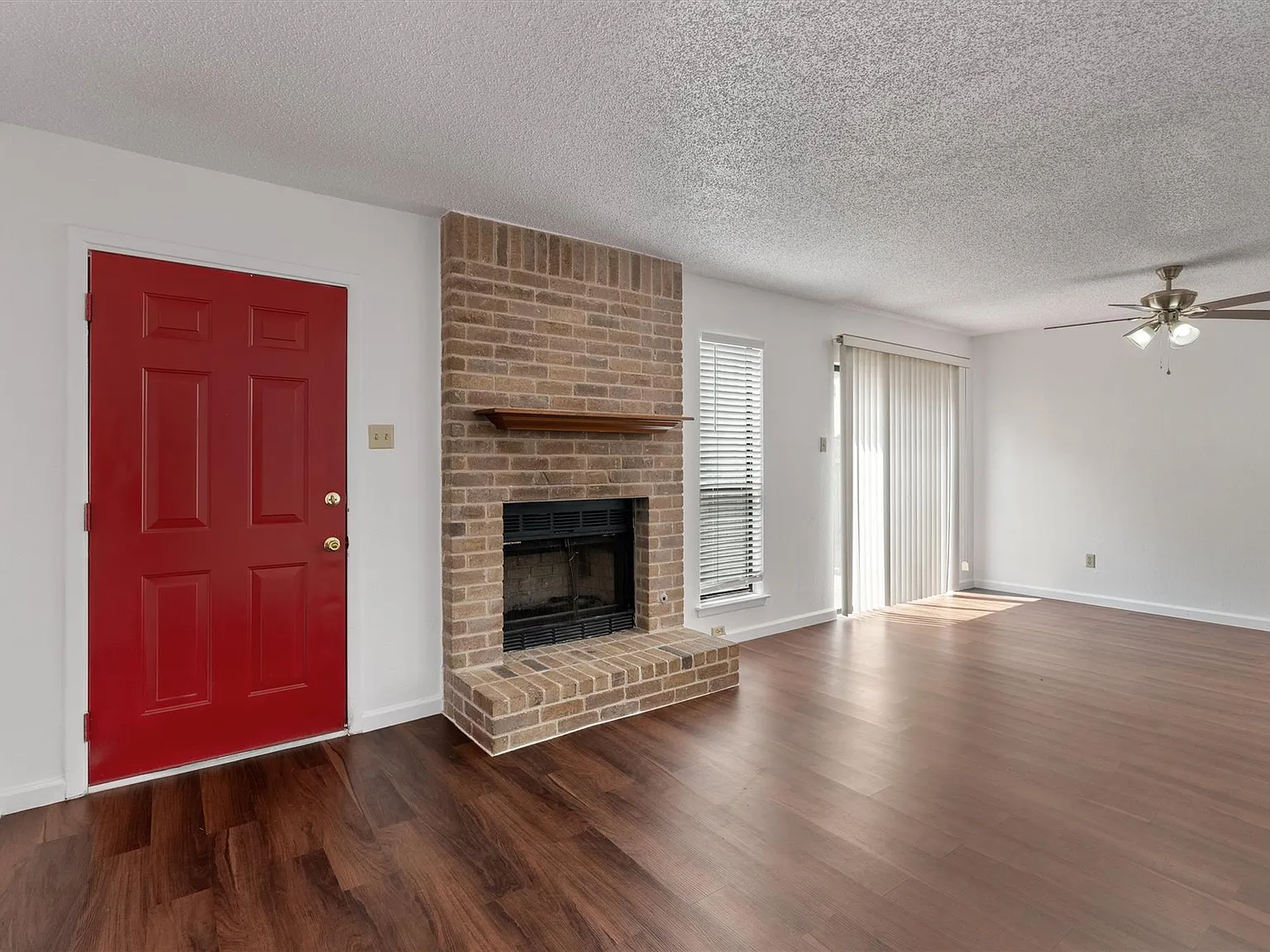 2 bed, 2.0 bath, 907 sqft, $1,500 — Photo 4