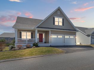 9 Catalpa Rd, Salem, NH 03079