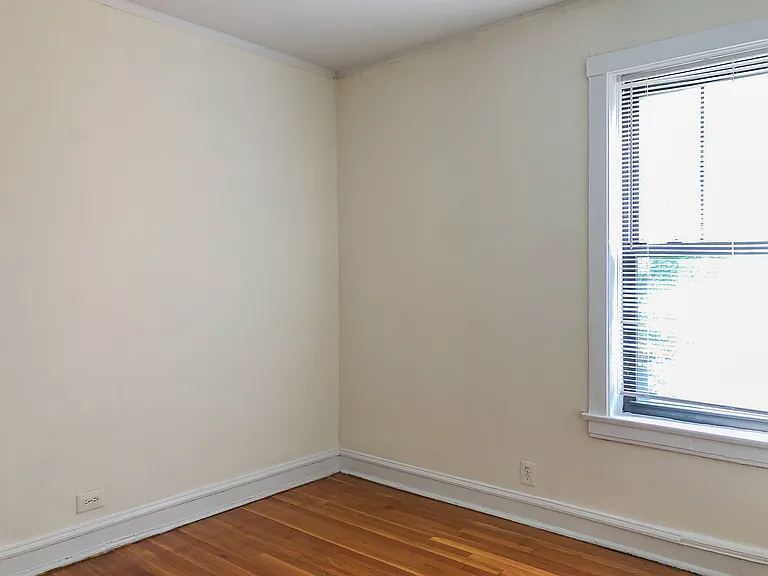 3933 1/2 N Keeler Ave #2E — Photo 3