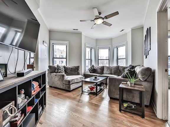 5th image of 1624 W Fullerton Ave #2