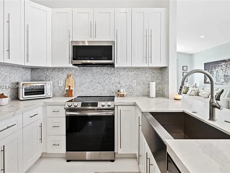 18755 SW 27th Ct #Townhouse 18755 — Photo 1