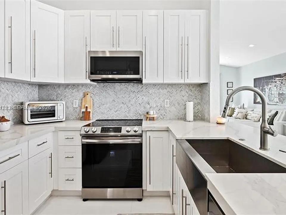 18755 SW 27th Ct #Townhouse 18755