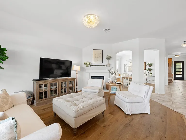 4221 Gandara Bnd — Photo 4