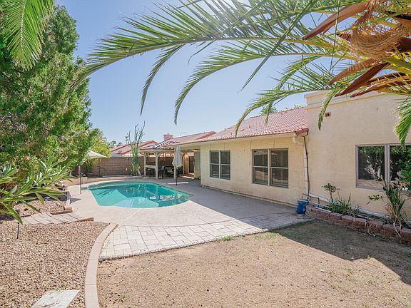 5th image of 3603 N Crystal Ln