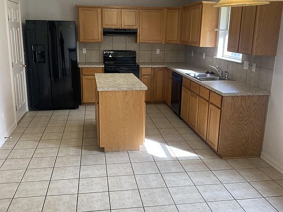 2nd image of 3708 Foxglove Ln
