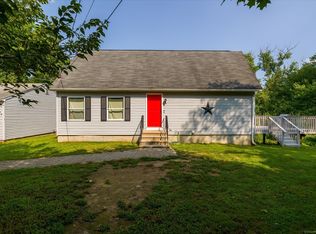 30 Kenyon Rd, Hampton, CT 06247