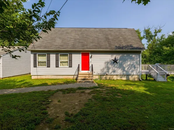 30 Kenyon Road, Hampton, CT 06247