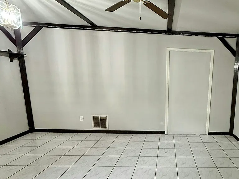 7407 Riptide Dr — Photo 7