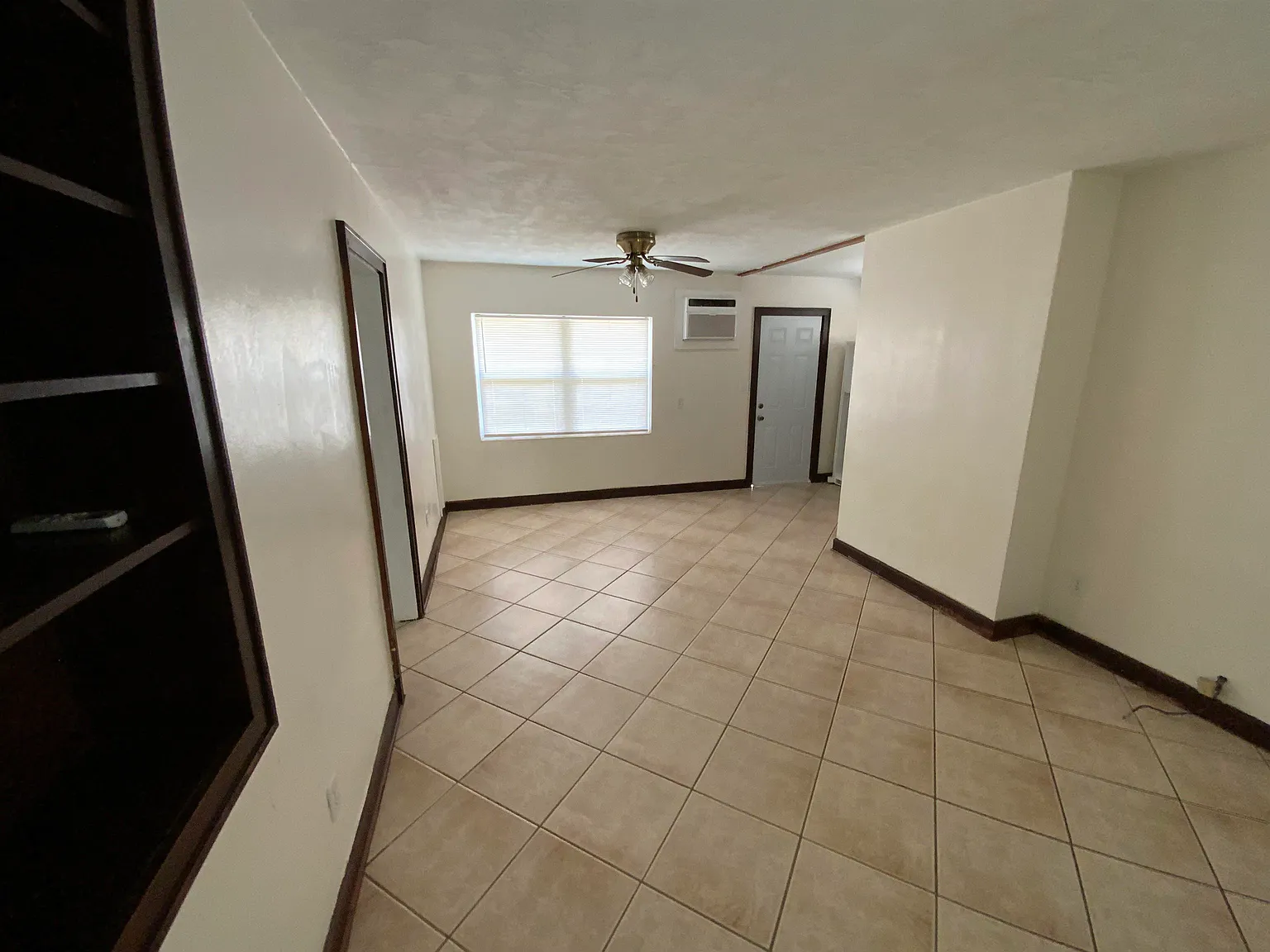 3 bed, 1049 sqft, $1,495 — Photo 3
