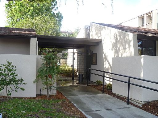 4th image of 6930 Hyde Park Dr Unit 103
