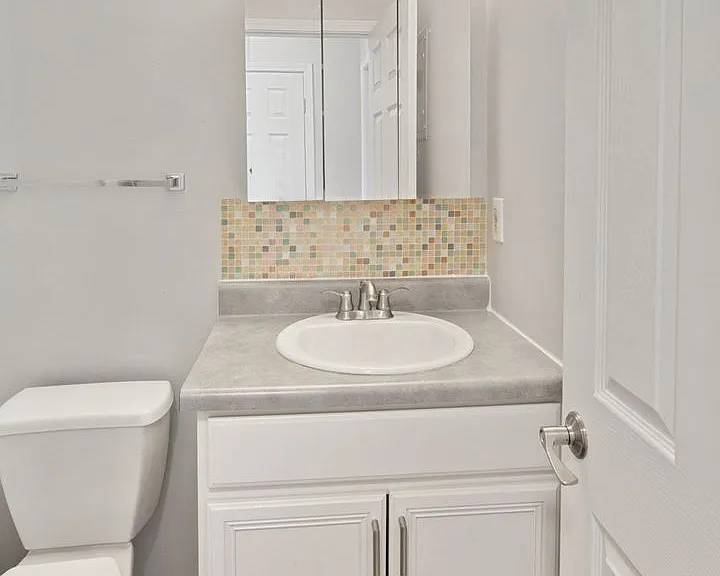 River Edge Apartments — Photo 11