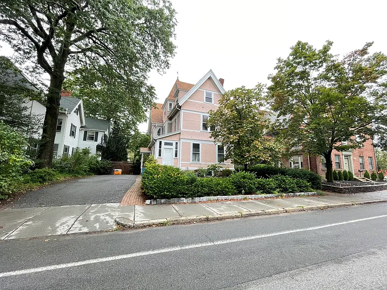 27 Cypress St — Photo 13