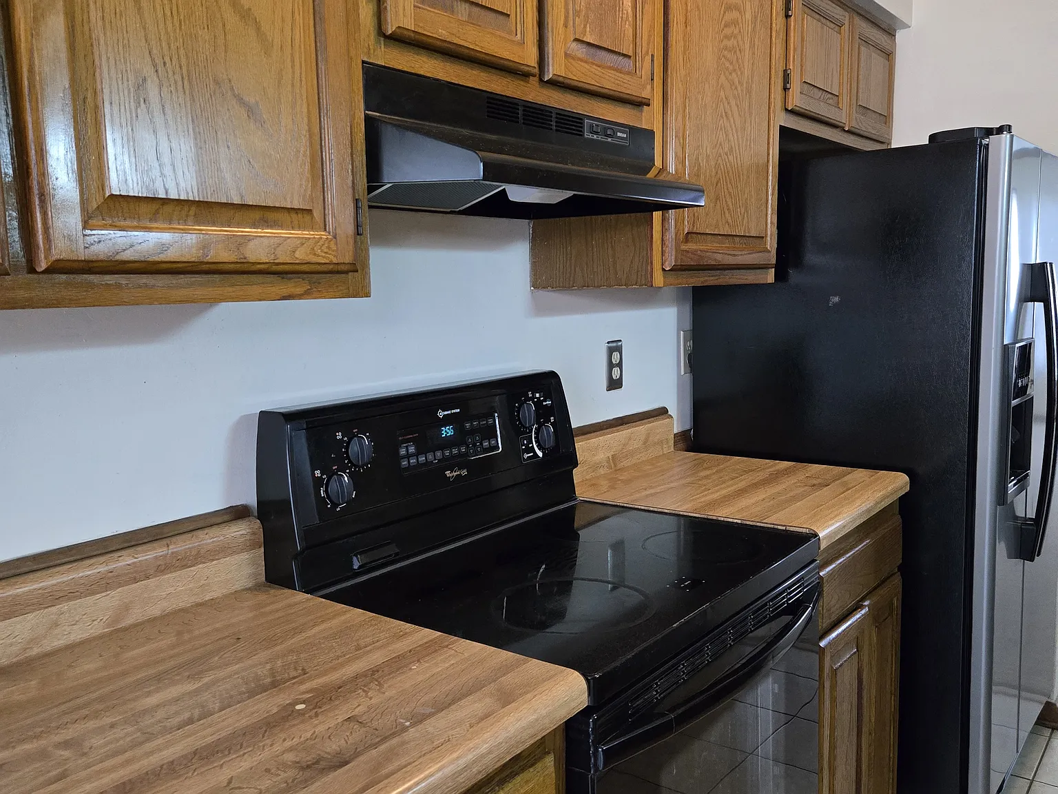 3 bed, 2.5 bath, 1600 sqft, $2,200 — Photo 4