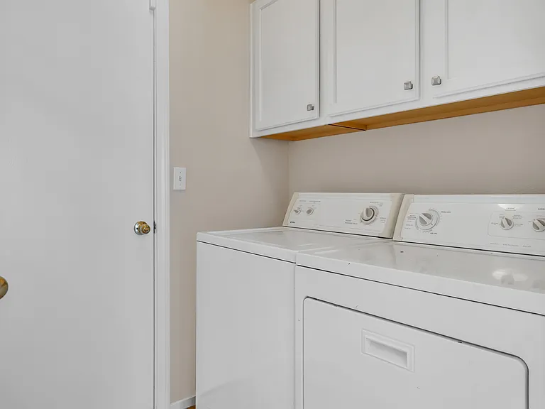 6423 Alderlyn Ave — Photo 8