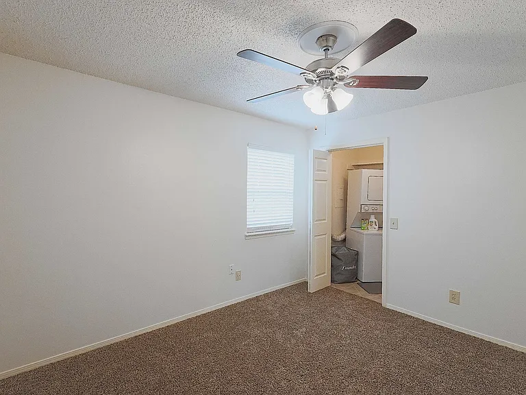 Meadow Ridge Apartments — Photo 11