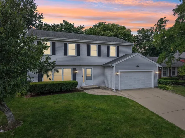 78 N Walnut Ln, Schaumburg, IL 60194