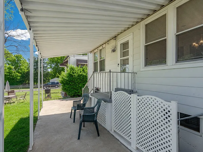 1304 Dammert Ave — Photo 26