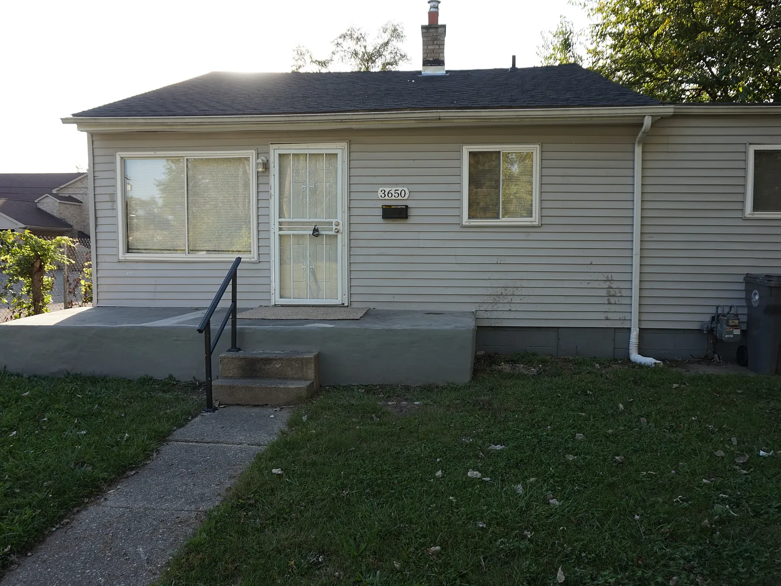 4 bed, 1000 sqft, $1,550 — Photo 1