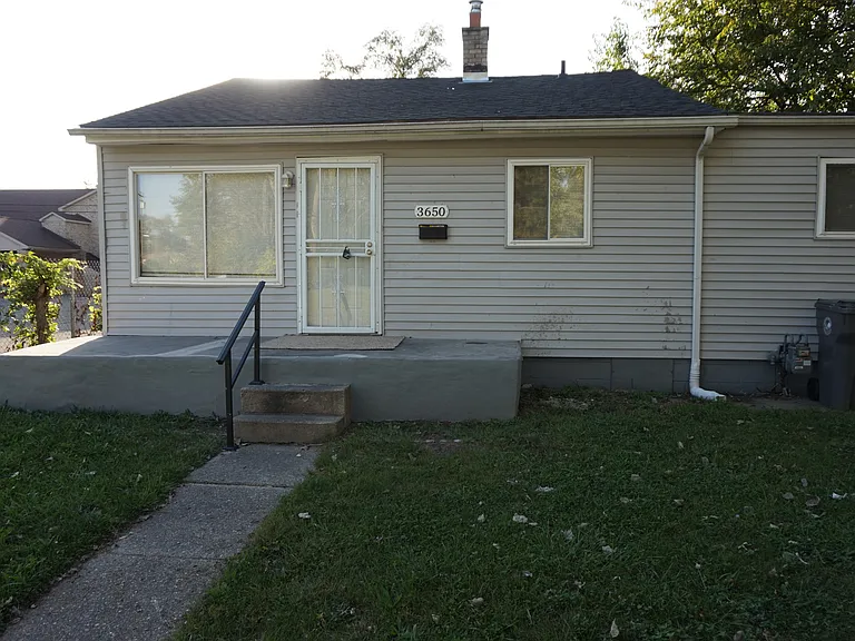 3650 Isabelle St — Photo 1