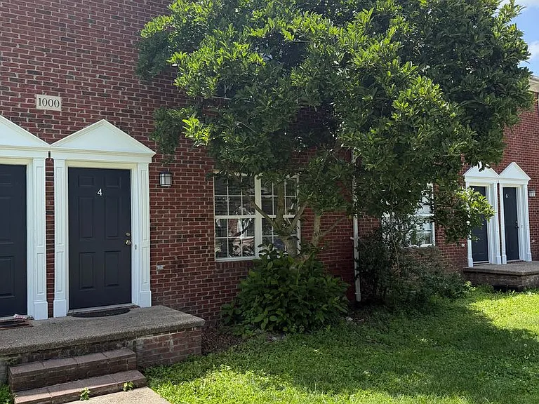 1000 Heathcliff Dr — Photo 1