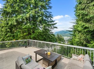 1001 Gatensbury St, Coquitlam, BC V3J 5J6