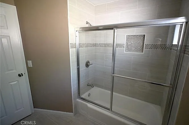 305 Civic Center Dr — Photo 4