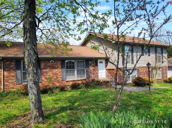 3852 Lake Aire Dr