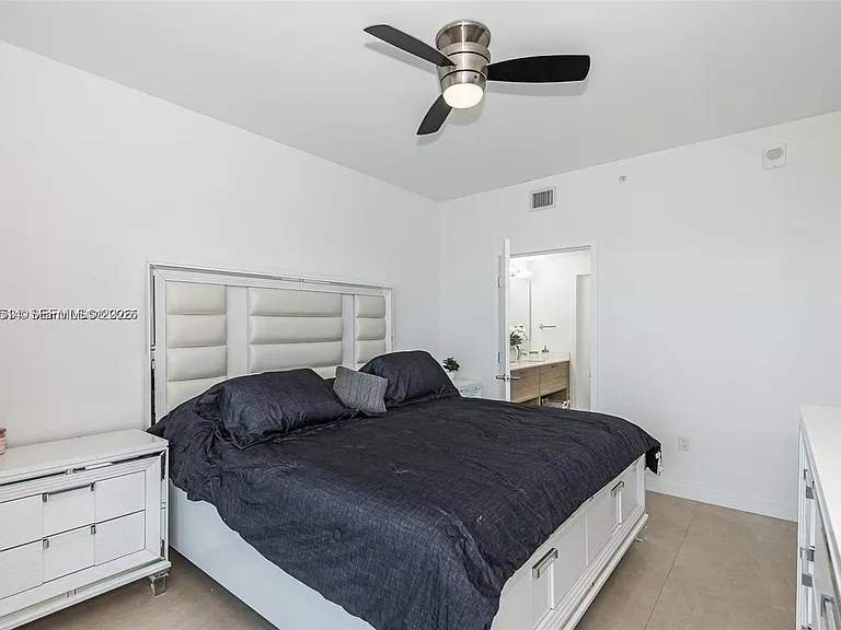 16385 Biscayne Blvd #2118 — Photo 11