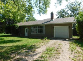 8400 Hillview Dr, Belleville, IL 62223