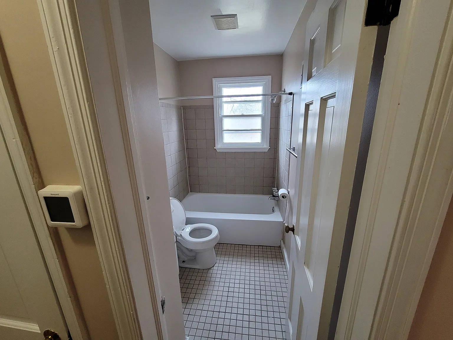 3 bed, 1800 sqft, $2,650 — Photo 4