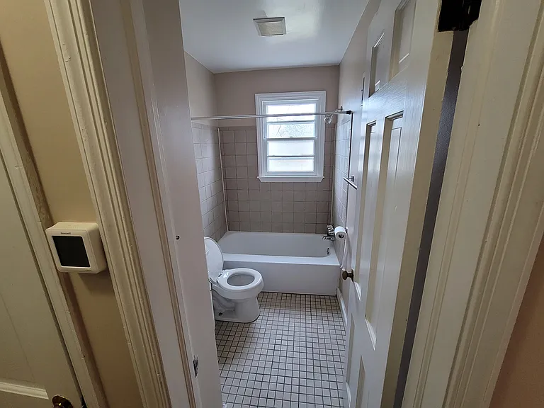 8707 48th Ave — Photo 4