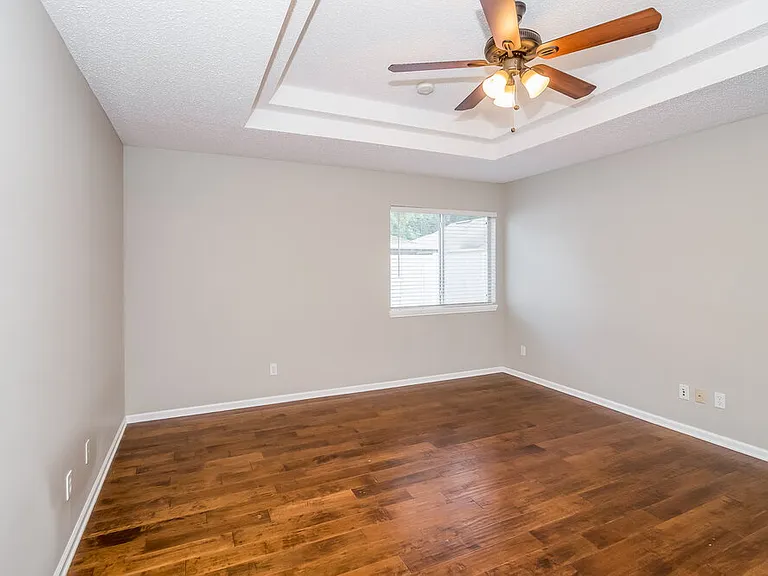 3338 Ayrshire St — Photo 9